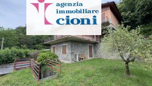 Villa TerraTetto Gavinana Via-Pratorsi Mq 170 Tre Livelli Giardino Mq 2000 Bosco Mq 5000 Garage Parcheggio Privato Scoperto Due Posti Auto